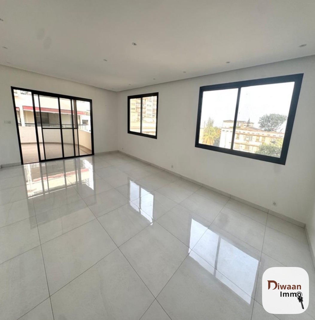 Appartement F4 Plateau à louer avec une grande tèrrasse