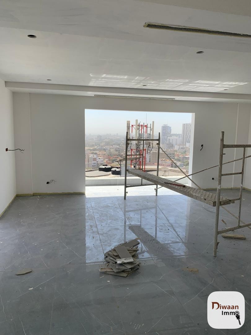Plateau de bureau à louer à la Cité  Keur Gorgui - Image 1