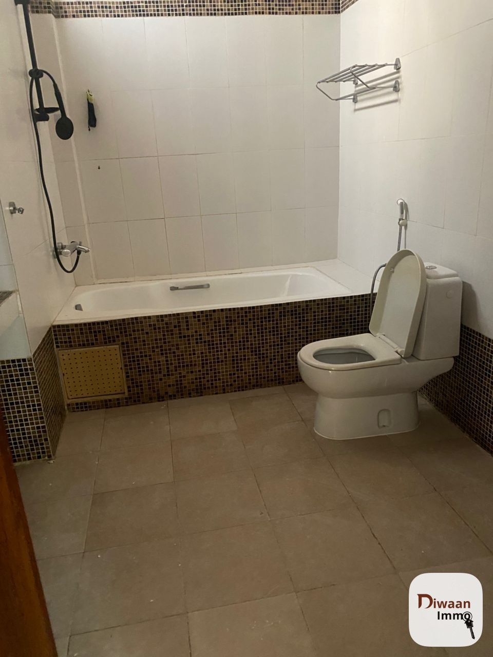 Maison R+2 à louer aux Maristes, Cité Alizé - Image 2