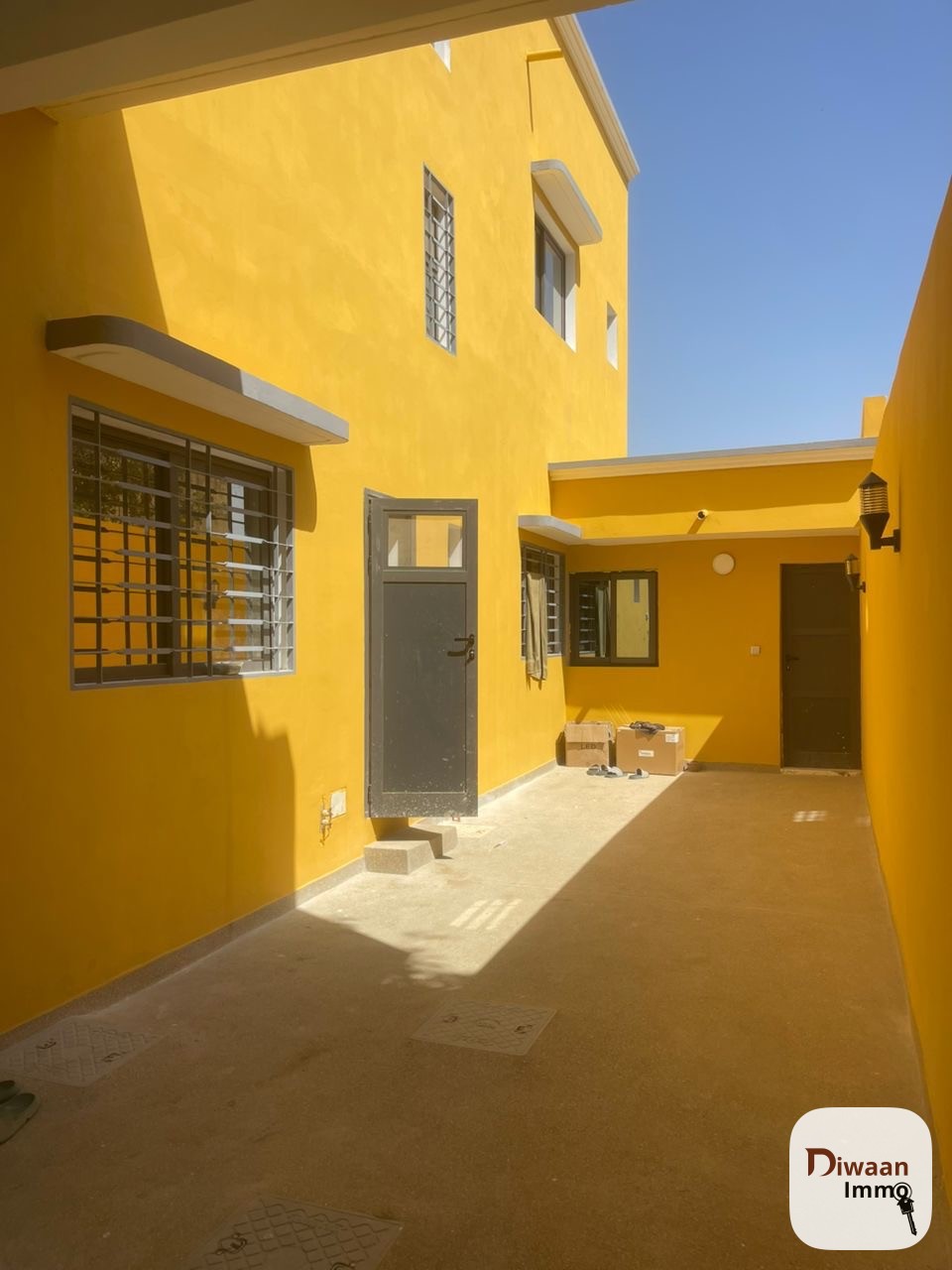 Villa R+2 à vendre à Zac Mbao - Image 9