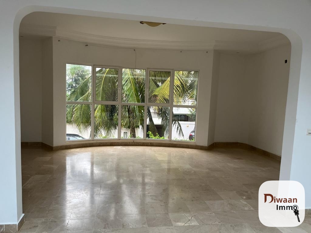 Villa R+1  à louer aux Almadies - Image 25