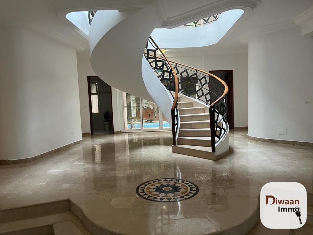 Villa R+1  à louer aux Almadies - Image 27