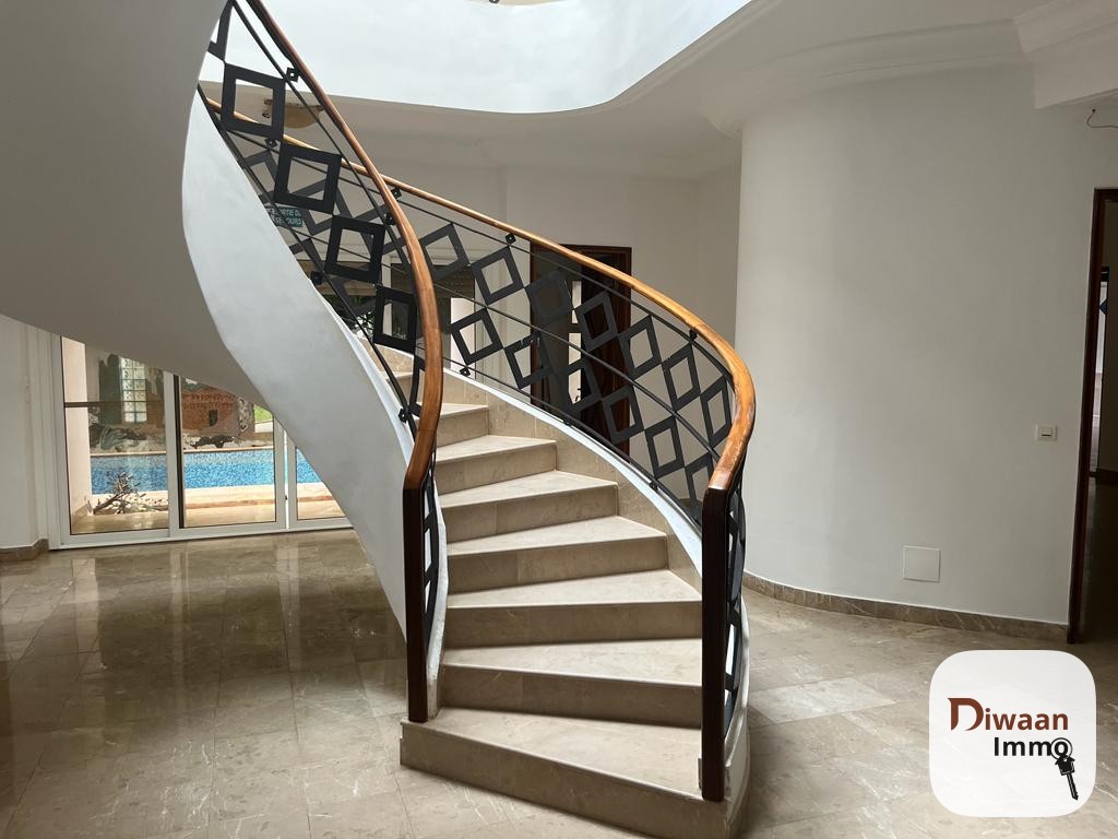 Villa R+1  à louer aux Almadies - Image 29