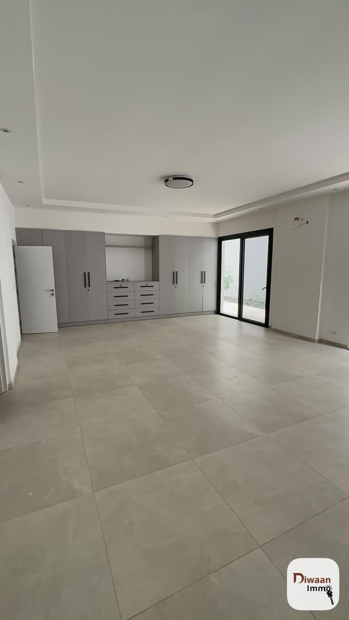 Un grand appartement de 360m2 à louer aux Almadies. - Image 8