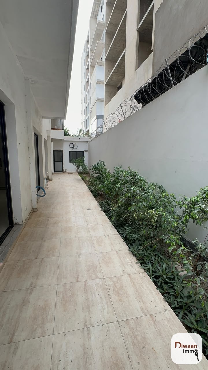 Un grand appartement de 360m2 à louer aux Almadies. - Image 10