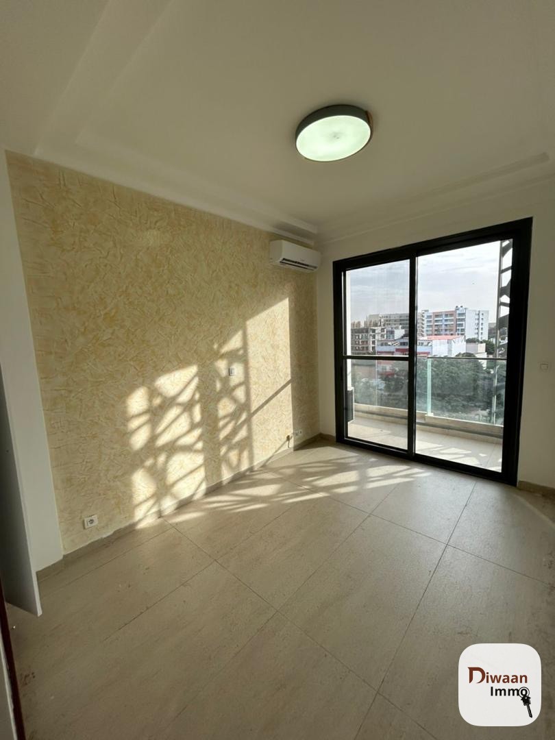 Appartement F4 à louer au Point E - Image 1