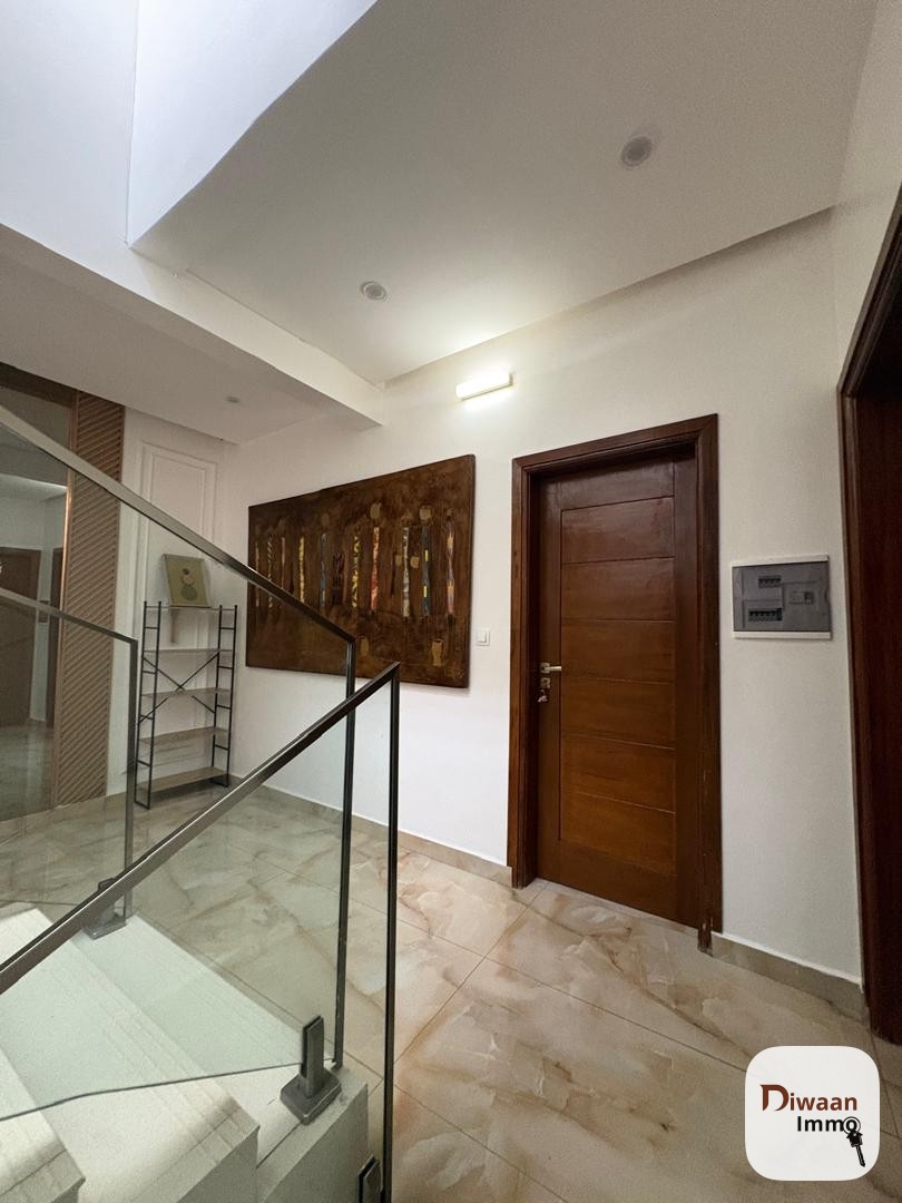 Villa R+2 meublée à louer à la Sicap Baobab - Image 14